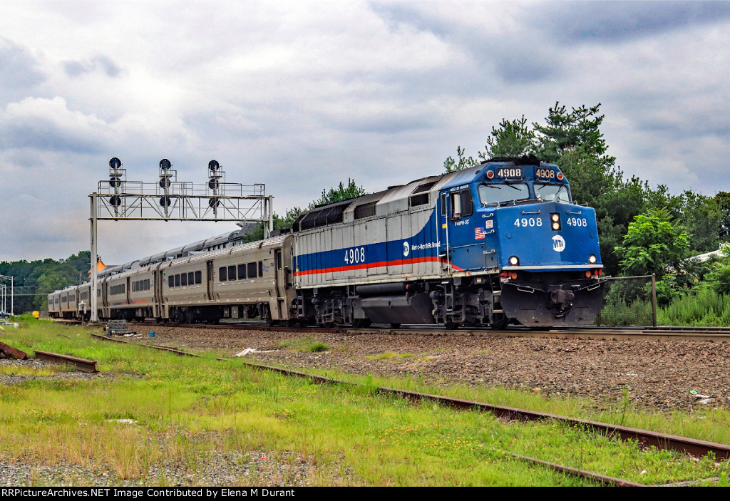 MNCR 4908 on train 53